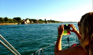 Sailing into Venezia.